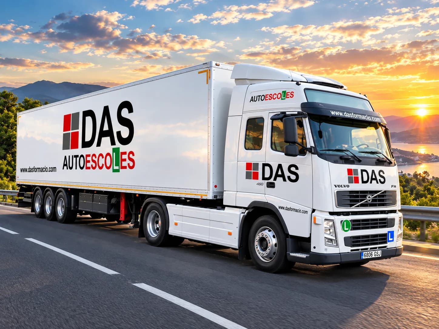 Vehículo de prácticas del permiso C+E de DAS Autoescoles